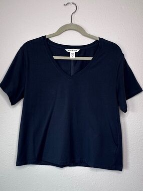 Athleta Essential V-Neck Short Sleeve Tee, Granite blue Size Medium